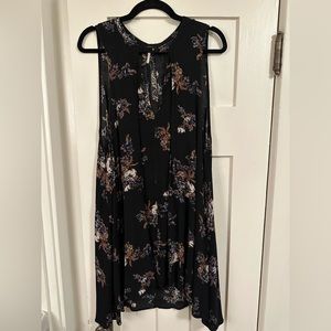 Free People Black Floral Shift Keyhole Trapeze Dress